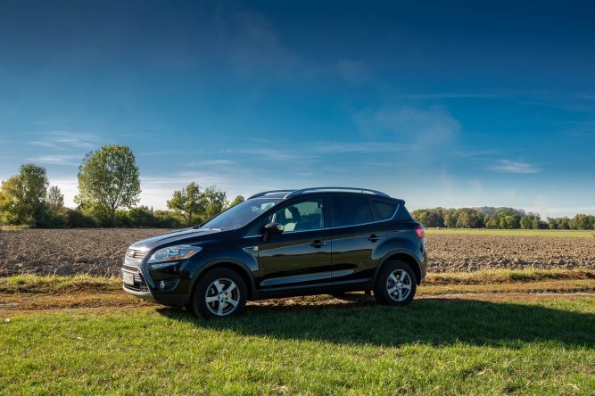 Ford Kuga na drodze